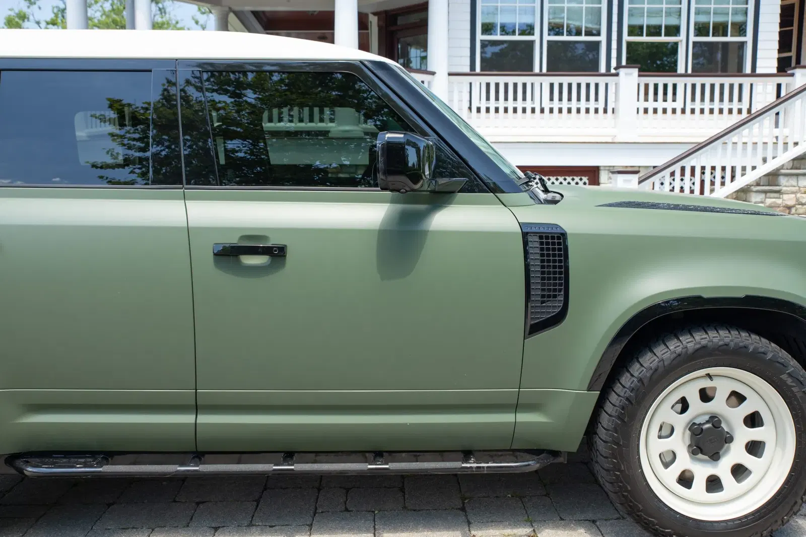 2022 Land Rover Defender 110 V8