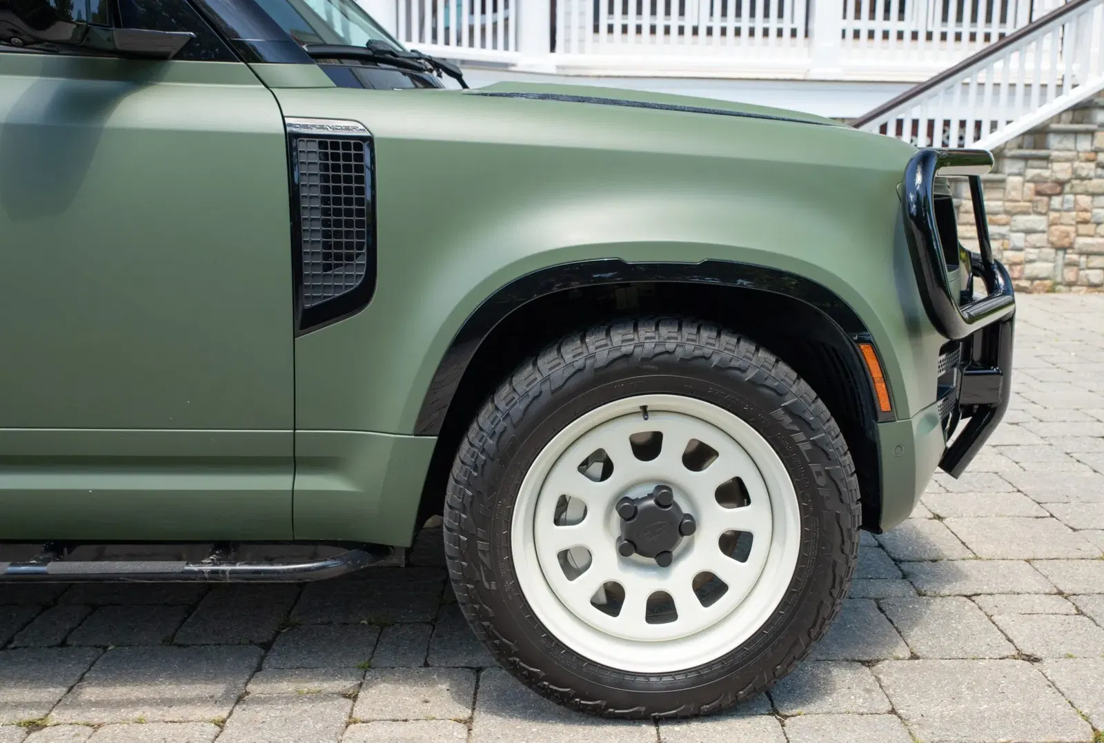 2022 Land Rover Defender 110 V8