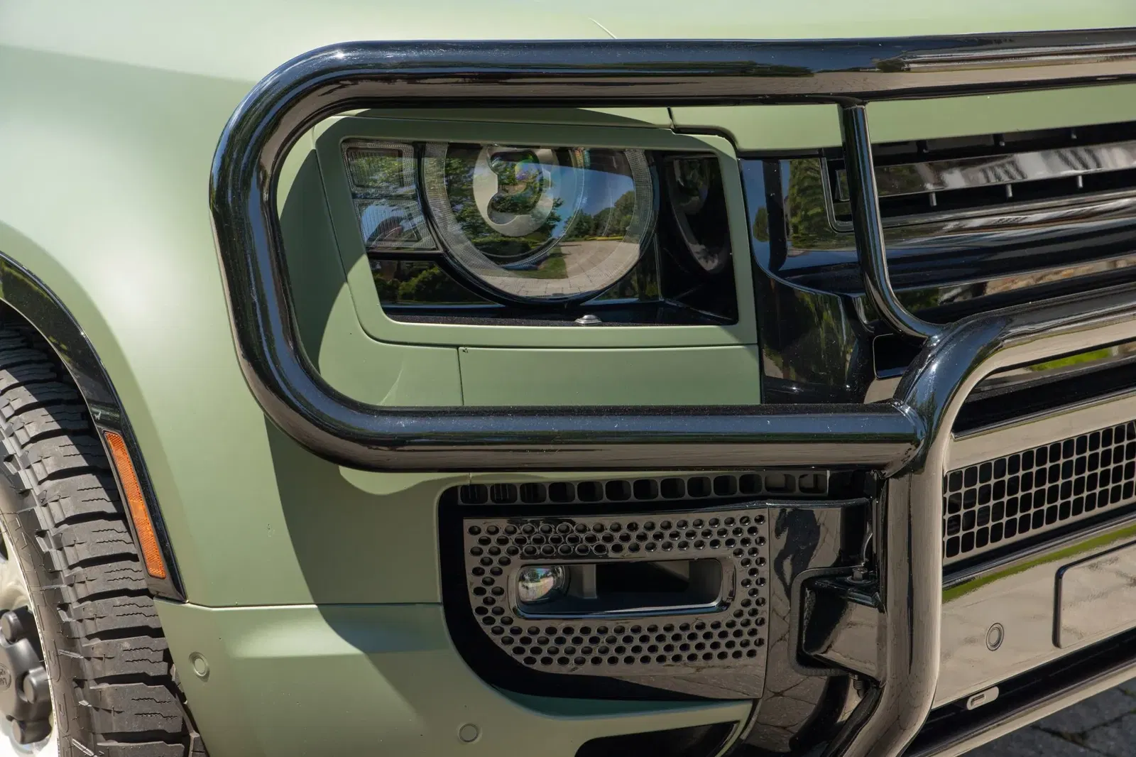 2022 Land Rover Defender 110 V8