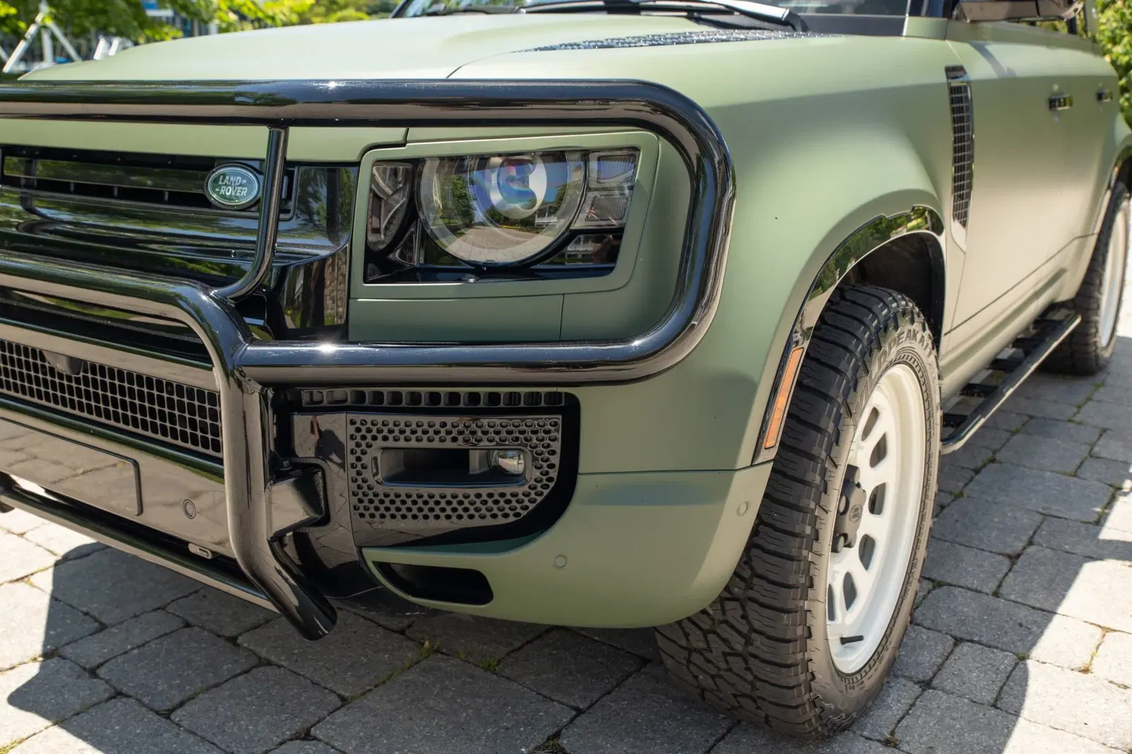 2022 Land Rover Defender 110 V8