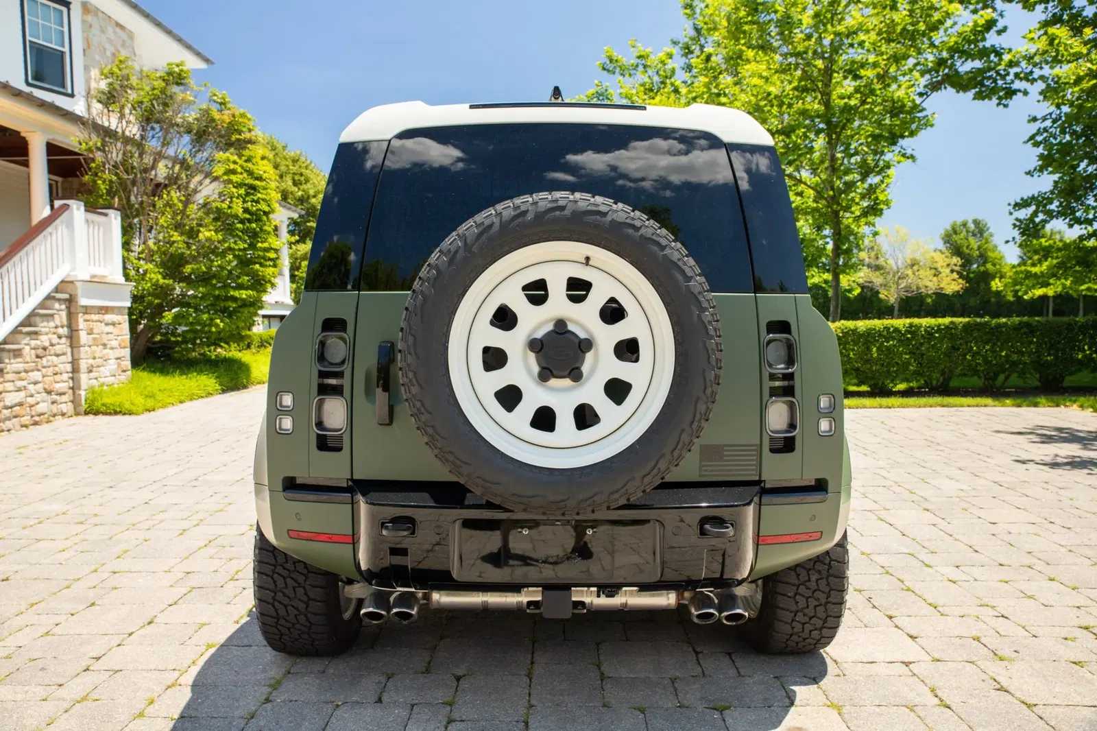2022 Land Rover Defender 110 V8