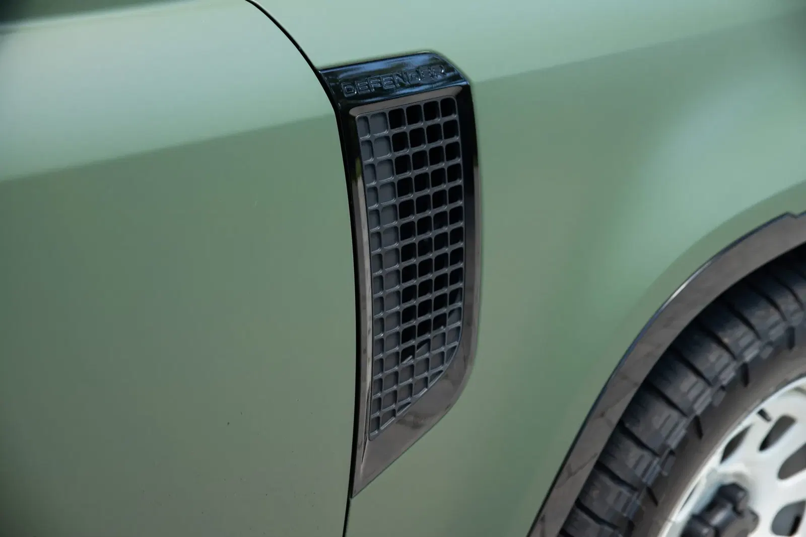 2022 Land Rover Defender 110 V8