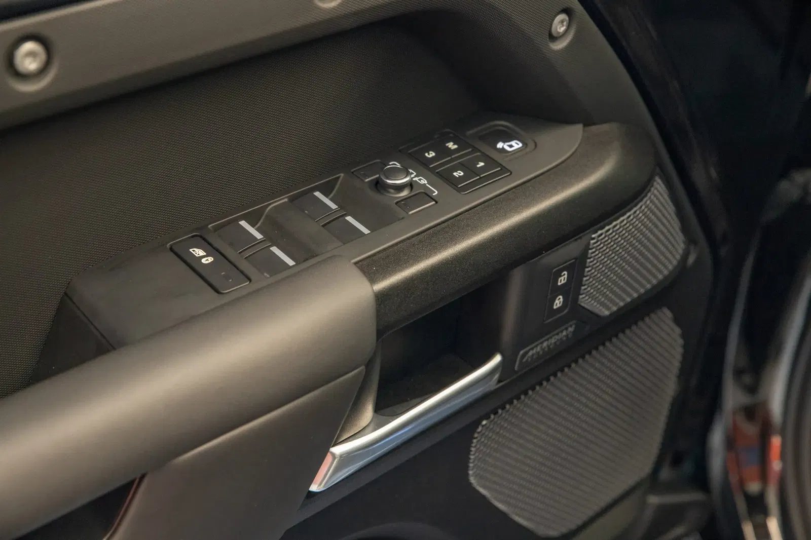 2022 Land Rover Defender 110 V8