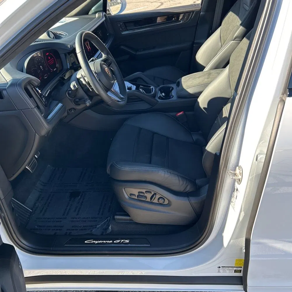 2025 Porsche Cayenne GTS