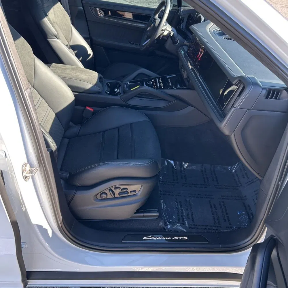 2025 Porsche Cayenne GTS