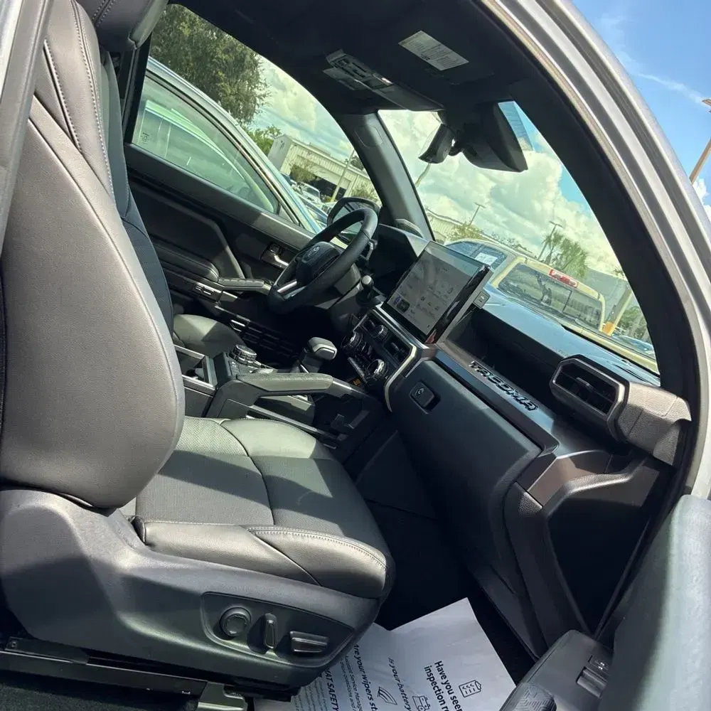 2025 Toyota Tacoma TRD Sport HV