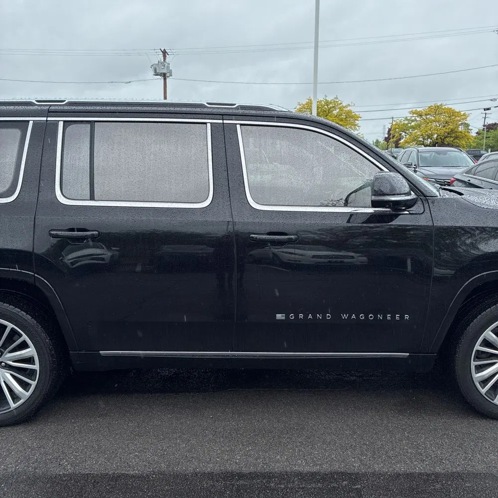 2022 Jeep Grand Wagoneer Series III