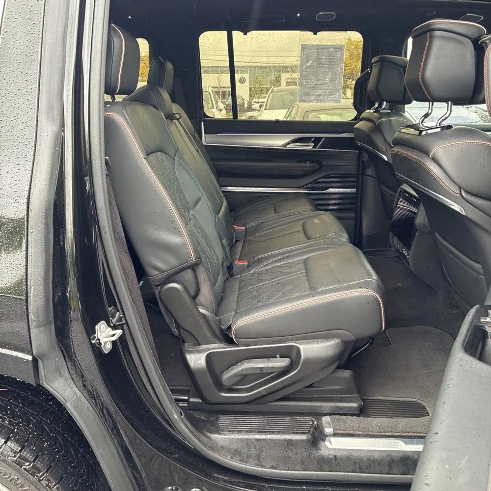 2022 Jeep Grand Wagoneer Series III