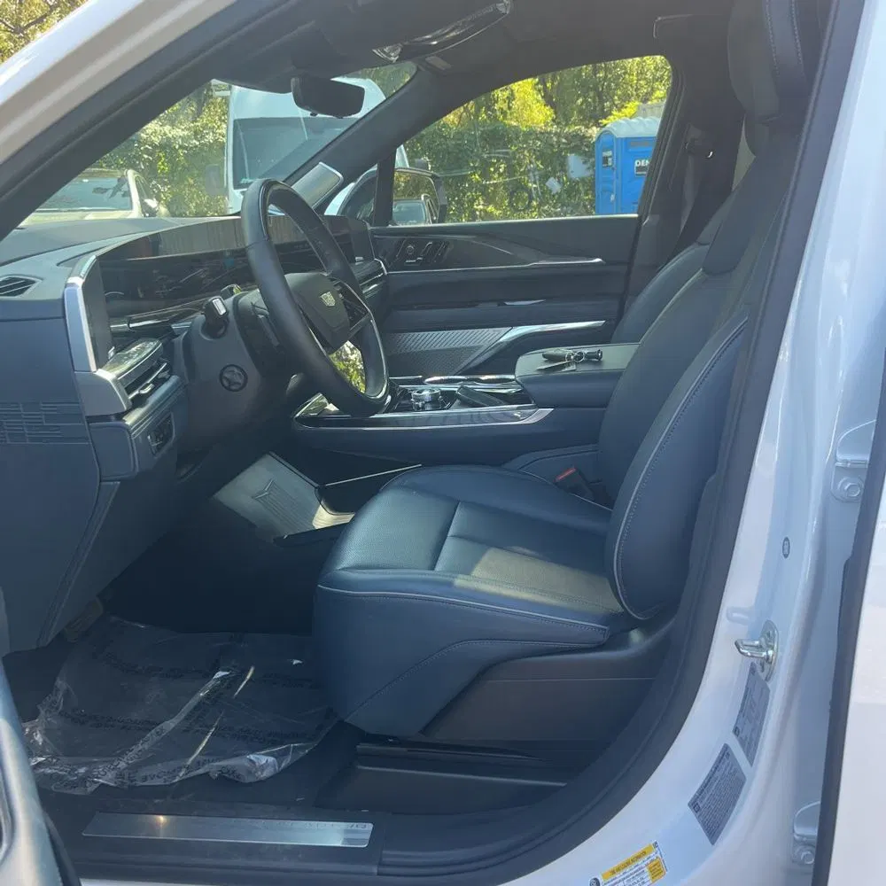 2025 Cadillac Escalade IQ Sport 2