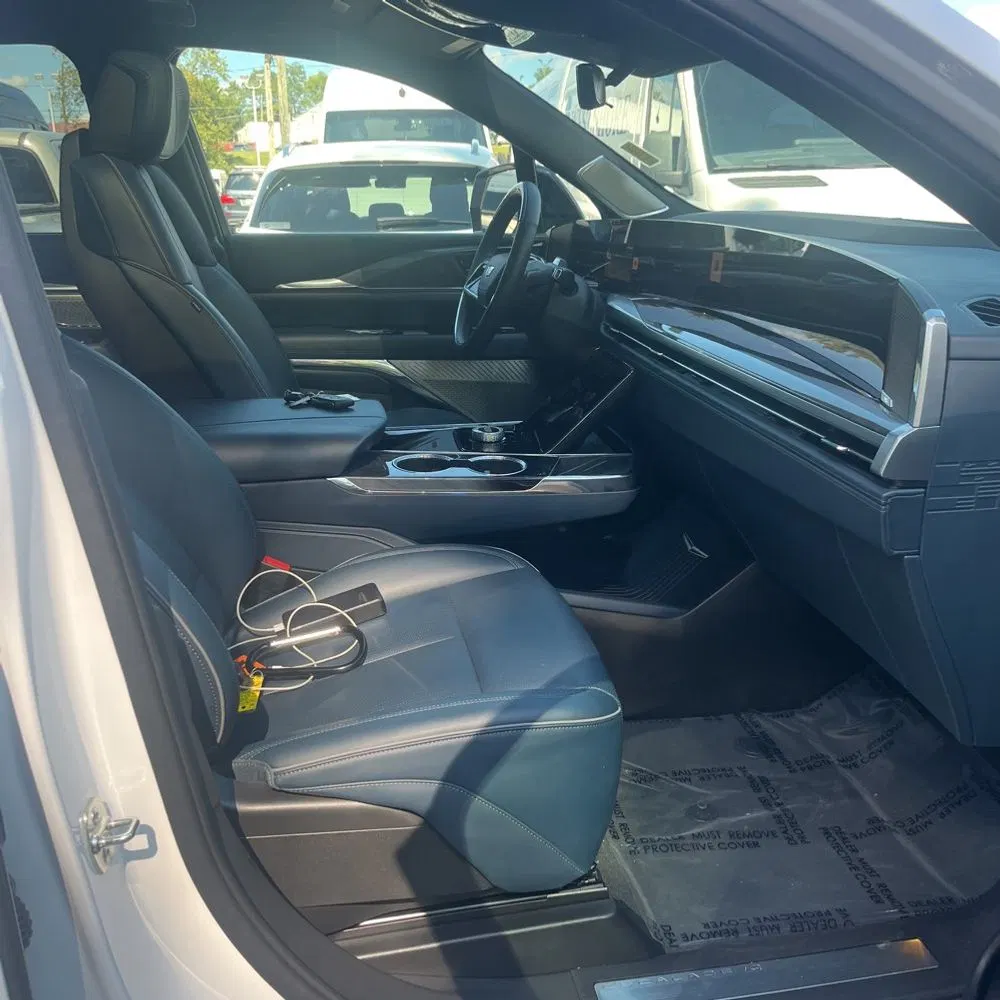 2025 Cadillac Escalade IQ Sport 2