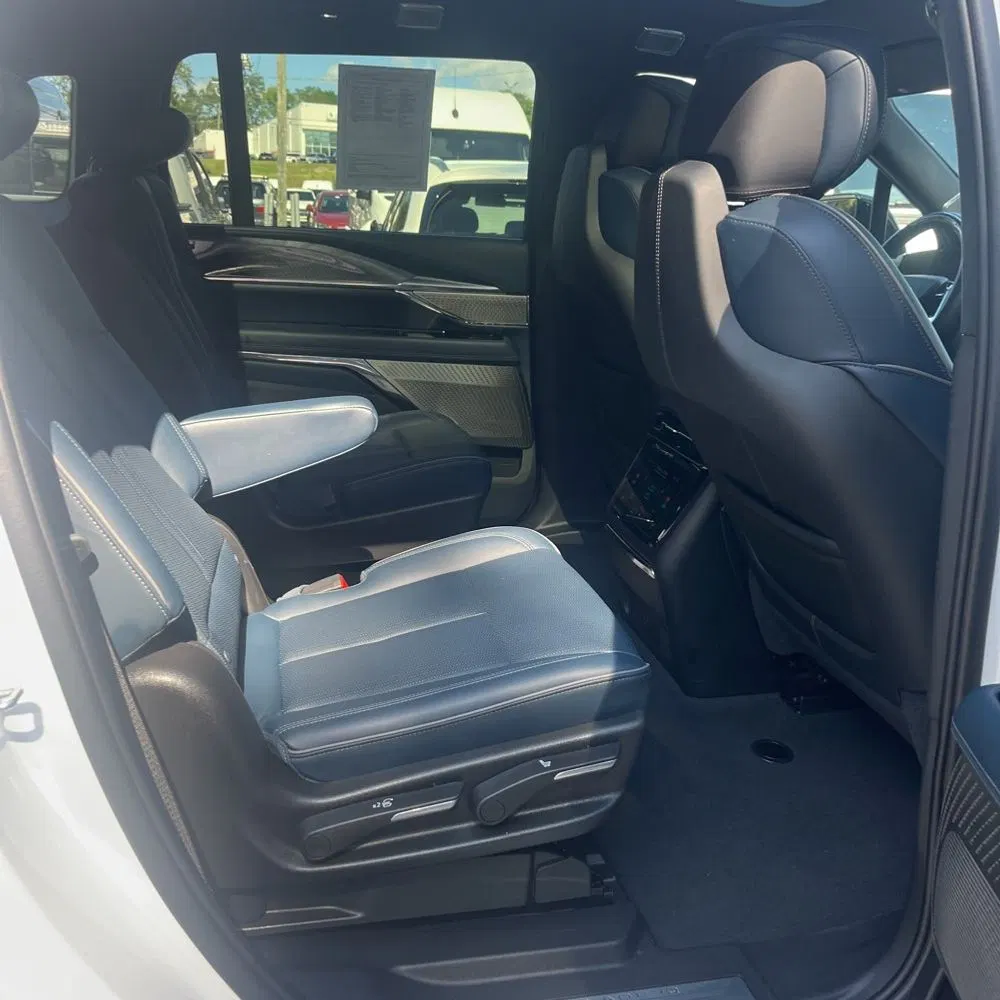 2025 Cadillac Escalade IQ Sport 2