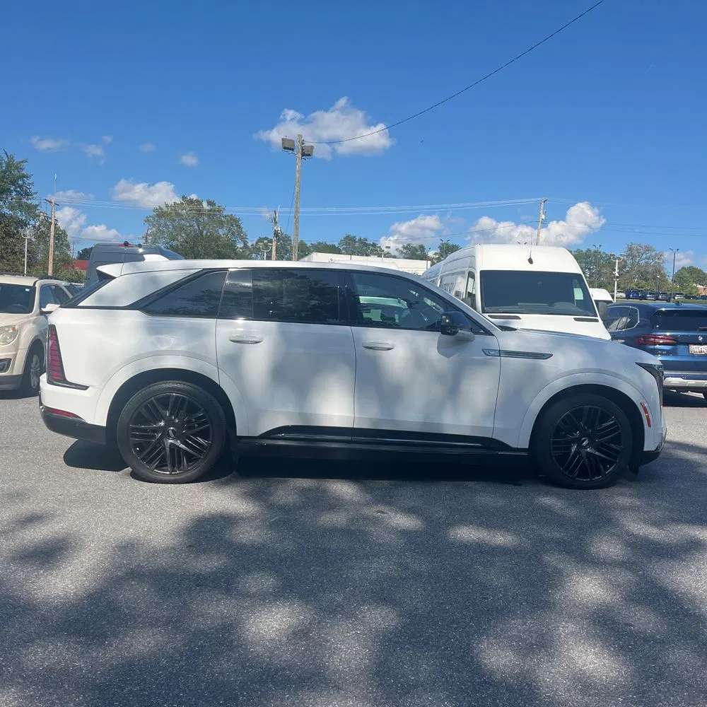 2025 Cadillac Escalade IQ Sport 2