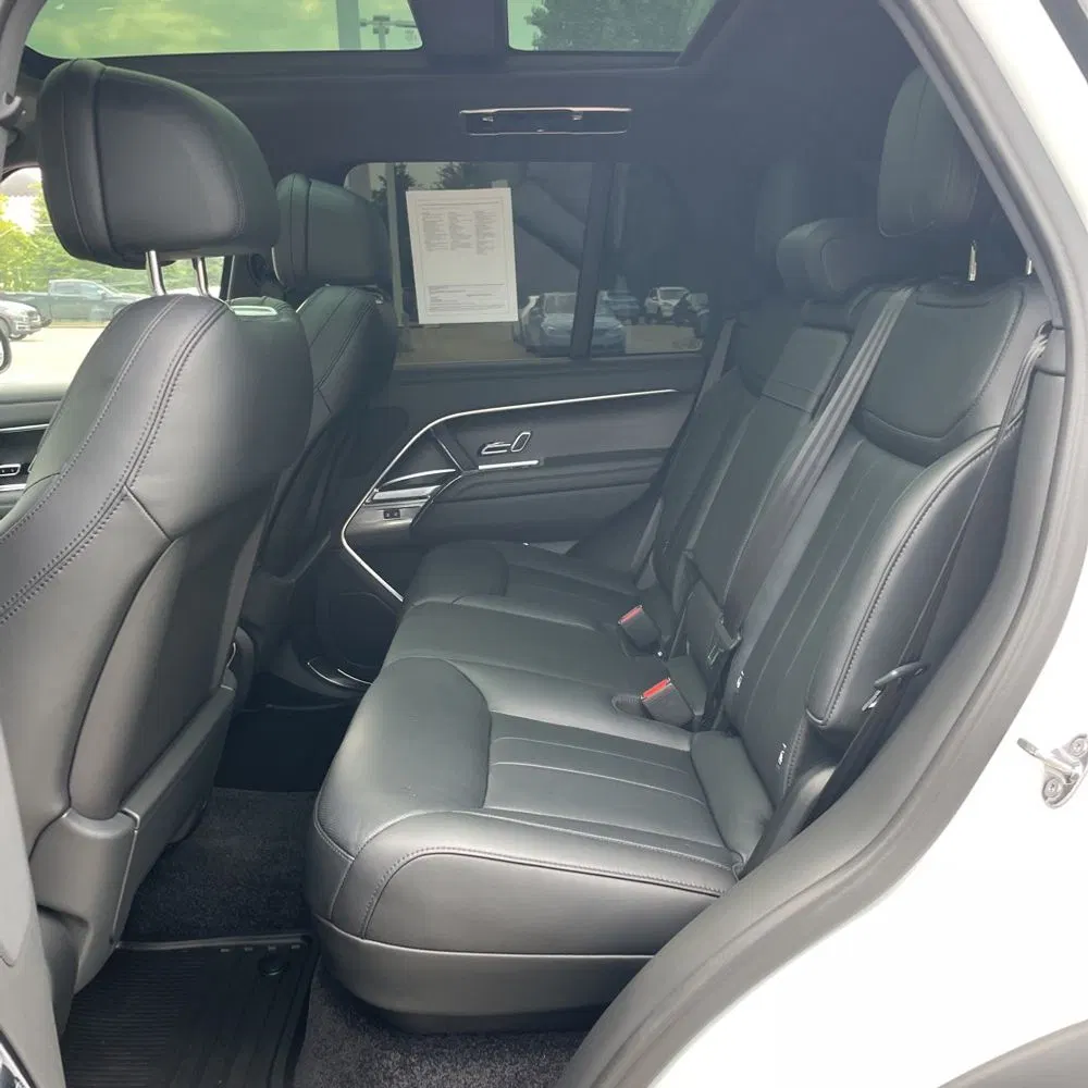2025 Land Rover Range Rover P400 SE