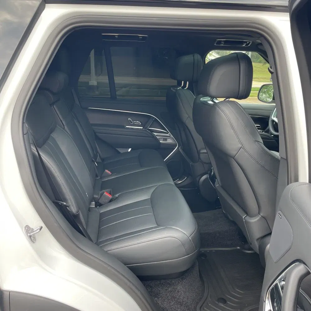 2025 Land Rover Range Rover P400 SE