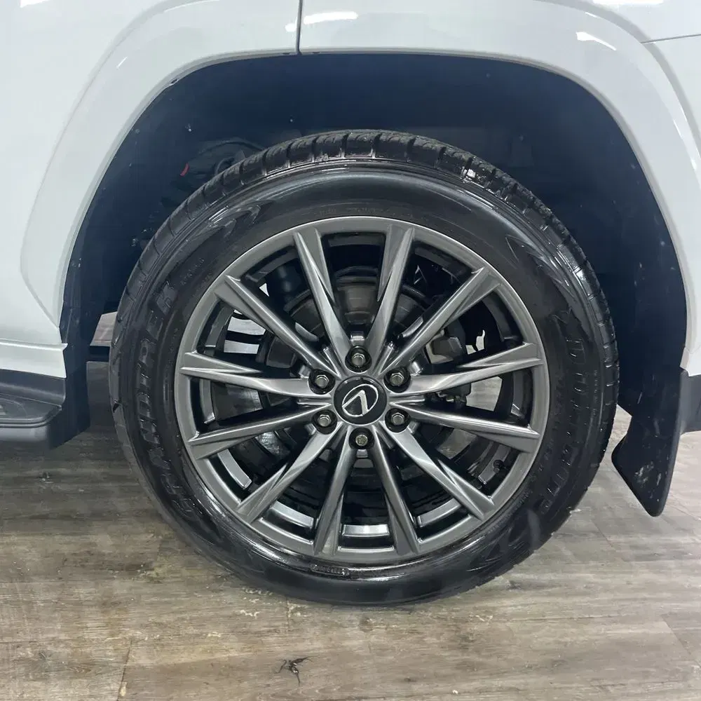 2024 Lexus LX 600 F SPORT Handling