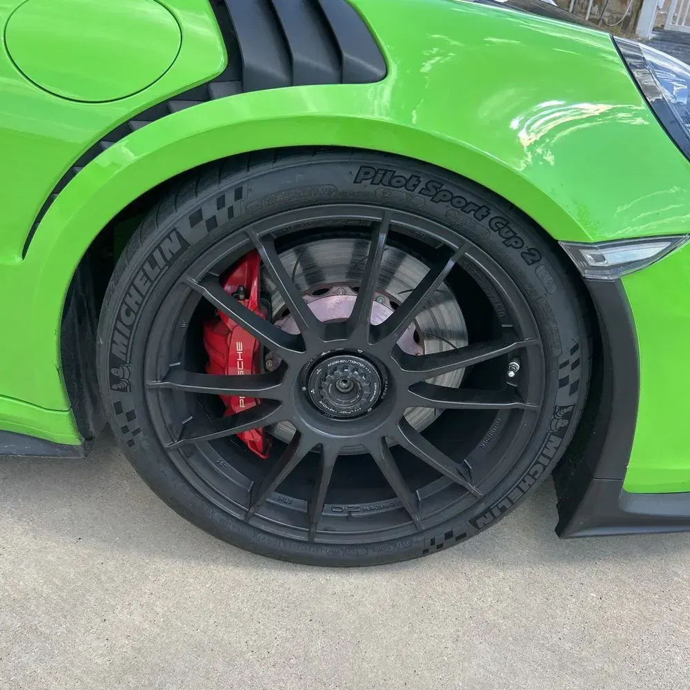 2019 Porsche 911 Carrera