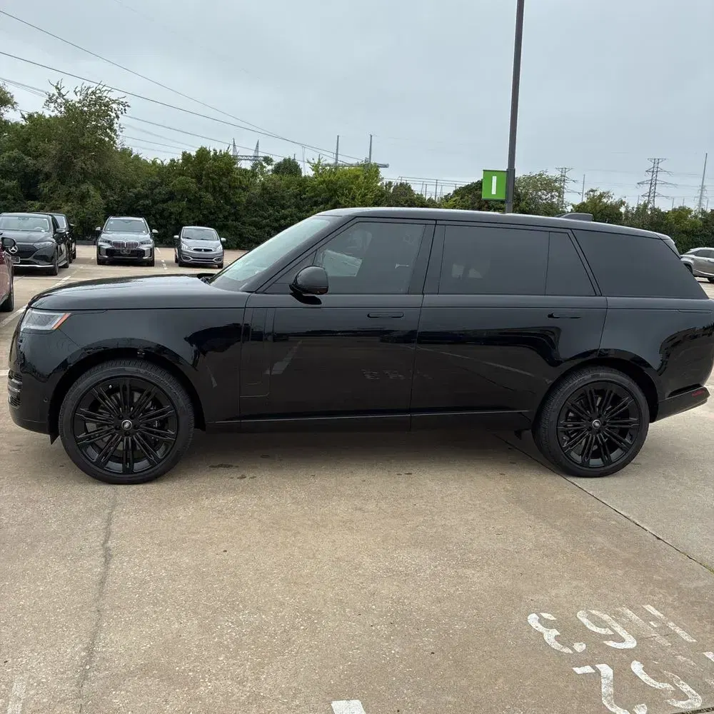 2025 Land Rover Range Rover SE P530
