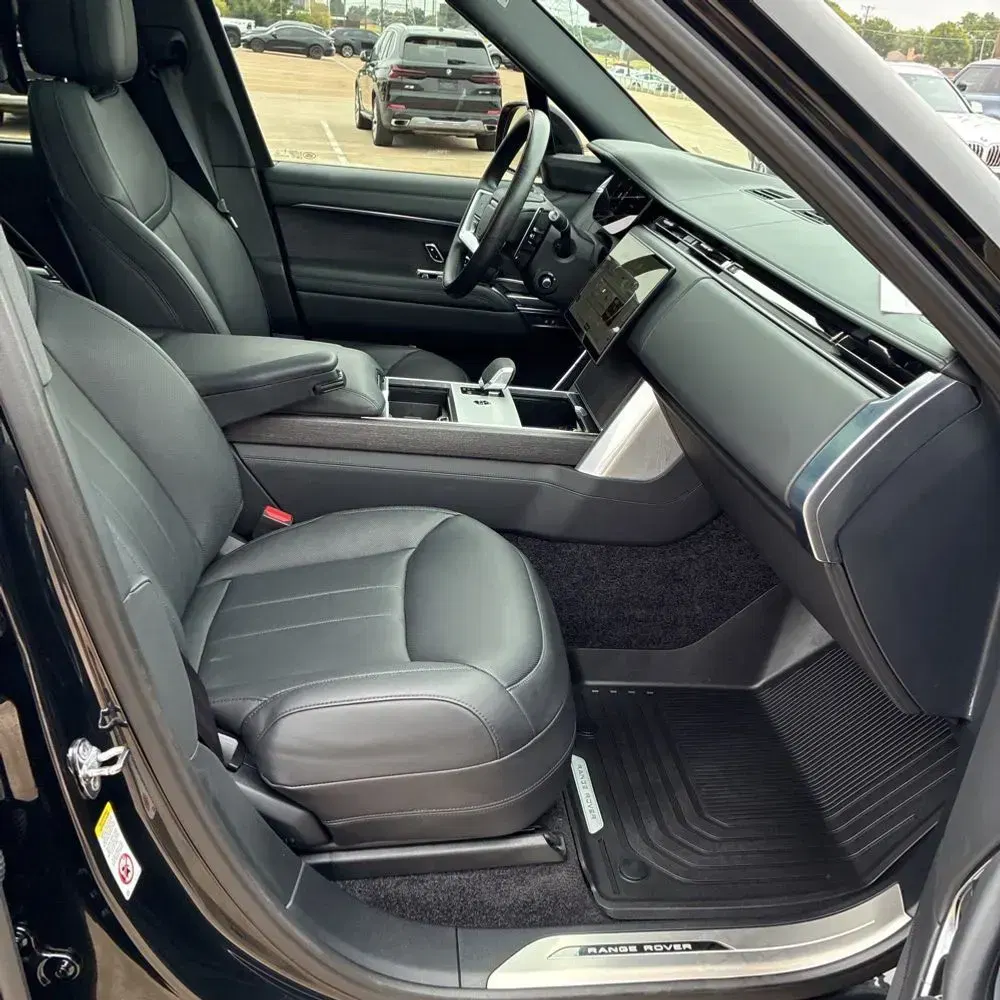 2025 Land Rover Range Rover SE P530