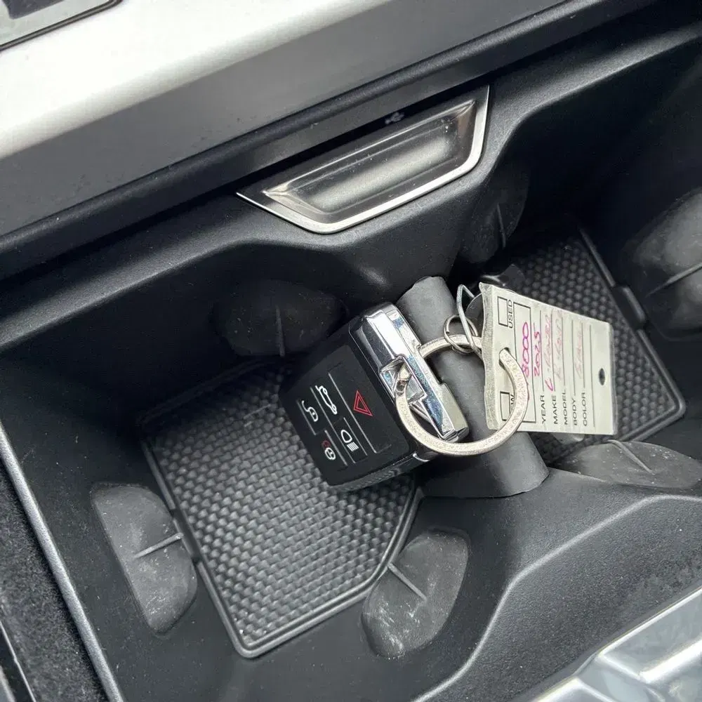 2025 Land Rover Range Rover SE P530