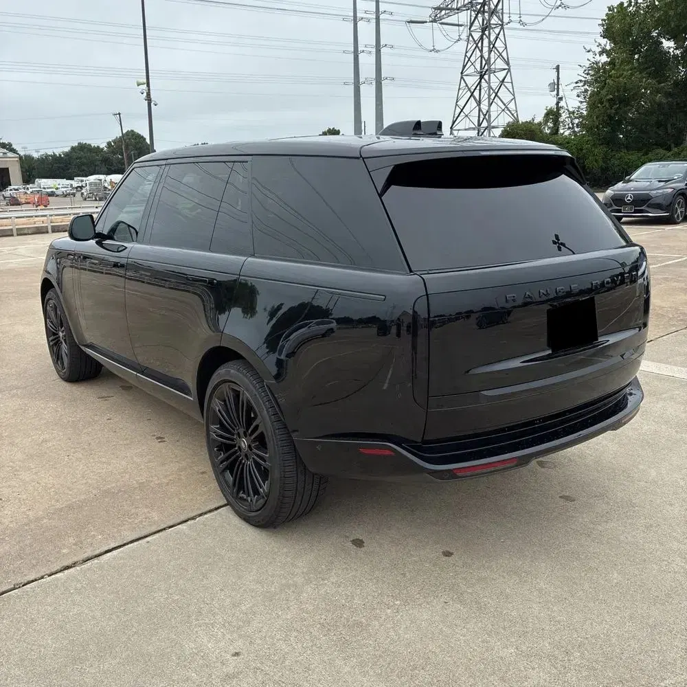 2025 Land Rover Range Rover SE P530