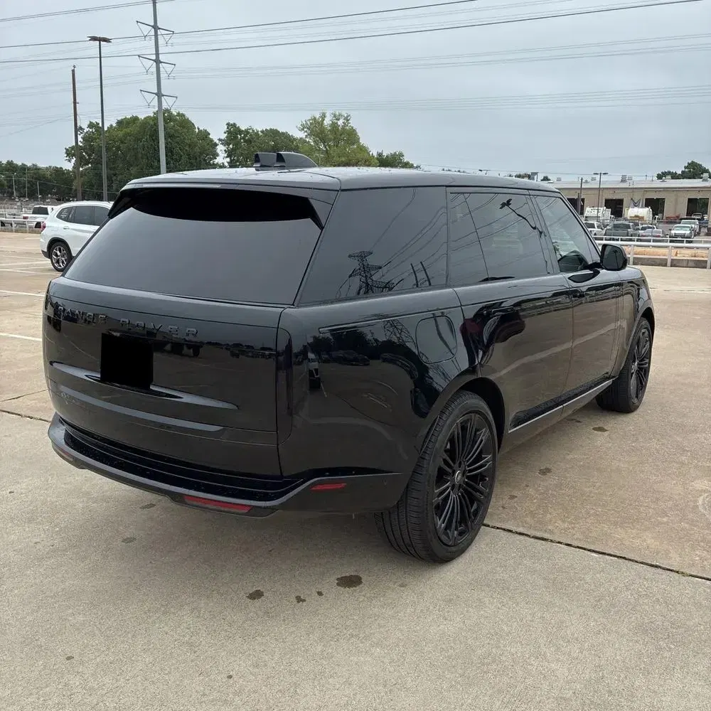 2025 Land Rover Range Rover SE P530