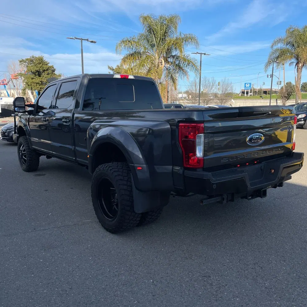 2019 Ford F-350 Super Duty Lariat