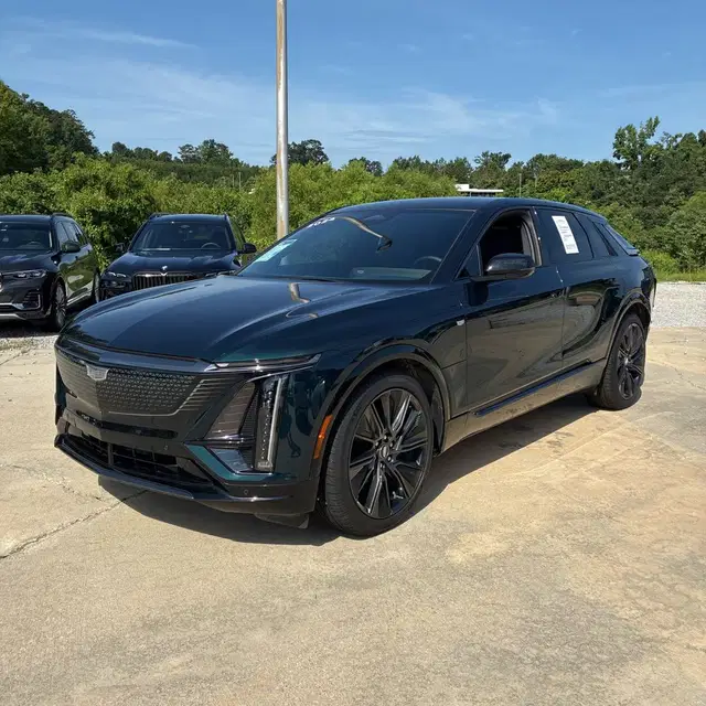 2024 Cadillac LYRIQ Sport 3
