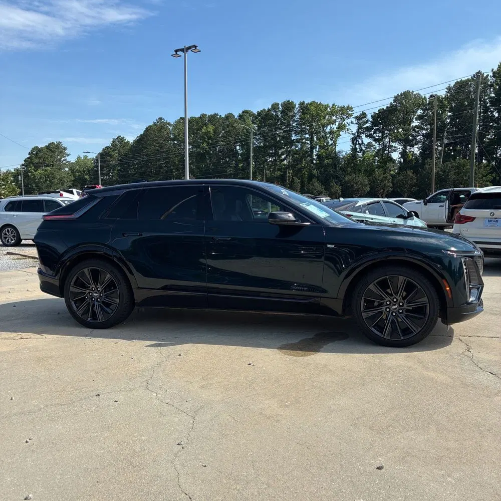 2024 Cadillac LYRIQ Sport 3