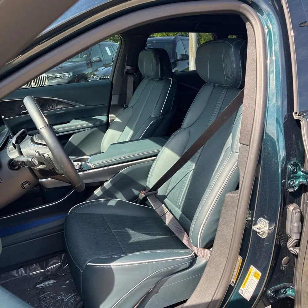 2024 Cadillac LYRIQ Sport 3
