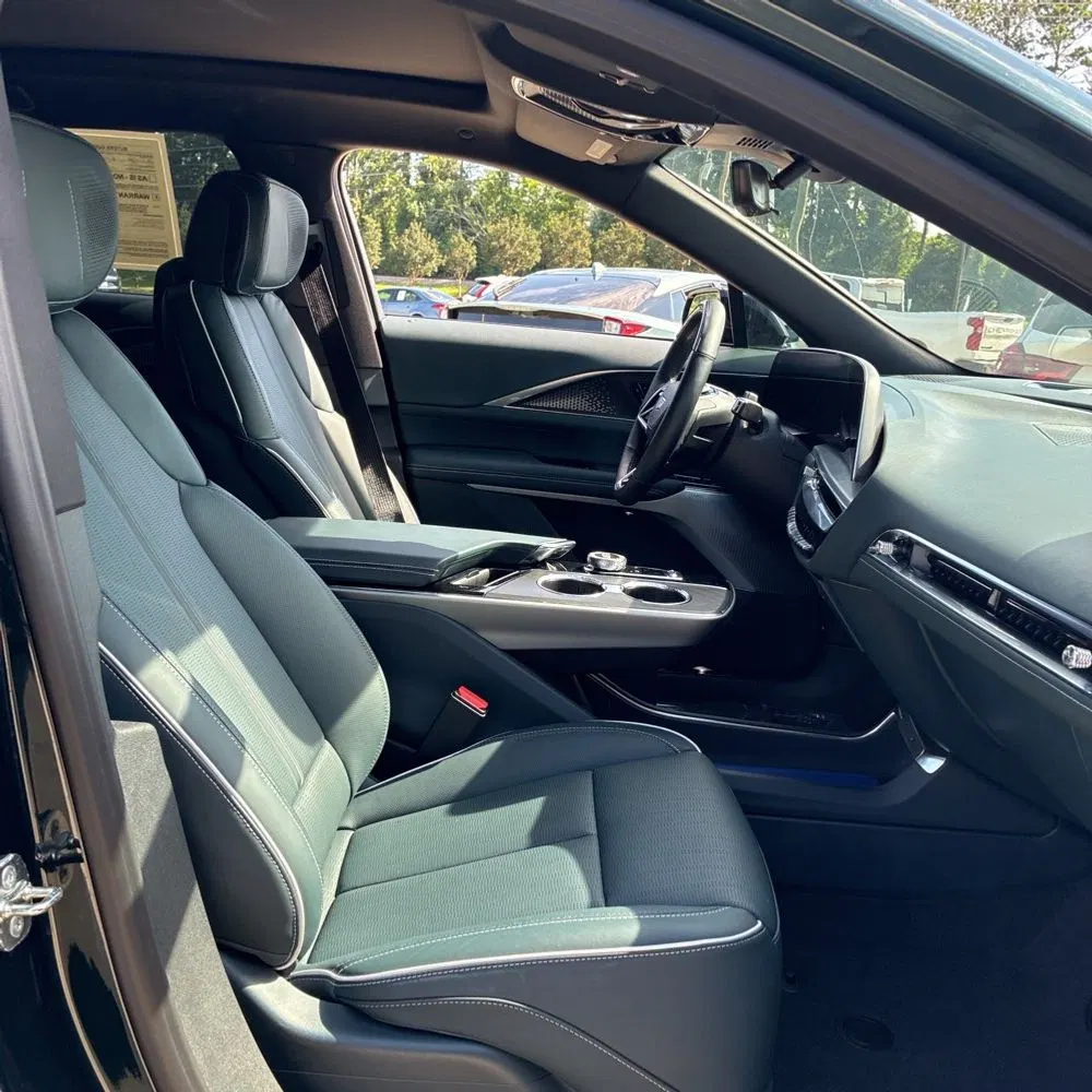2024 Cadillac LYRIQ Sport 3