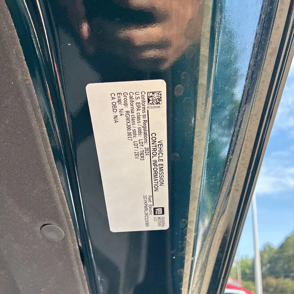 2024 Cadillac LYRIQ Sport 3