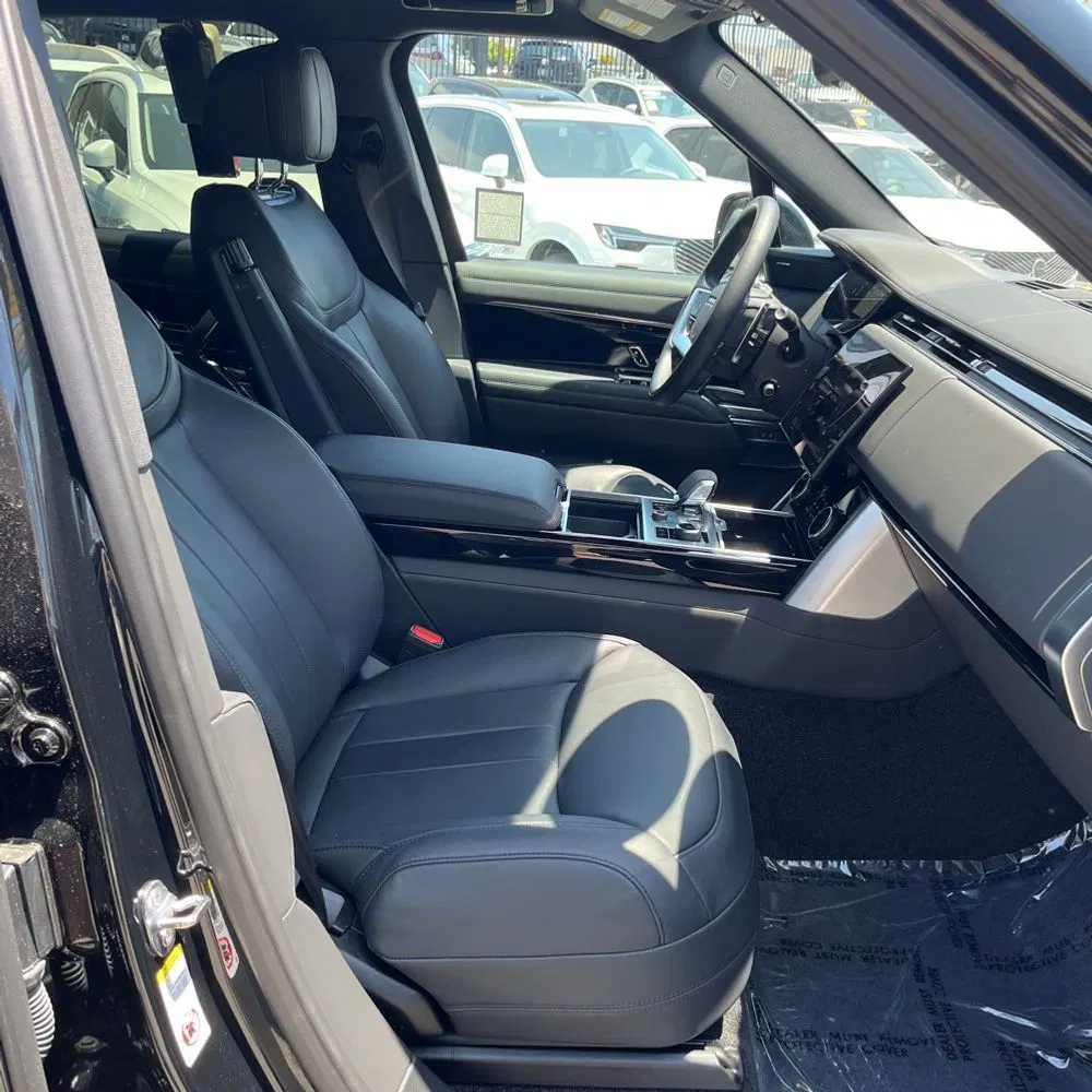 2023 Land Rover Range Rover P530 SE