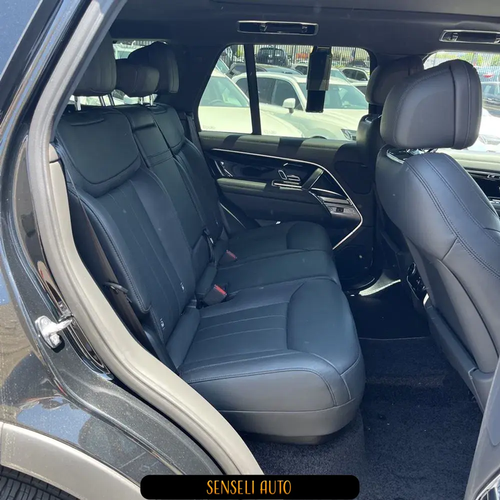 2023 Land Rover Range Rover P530 SE
