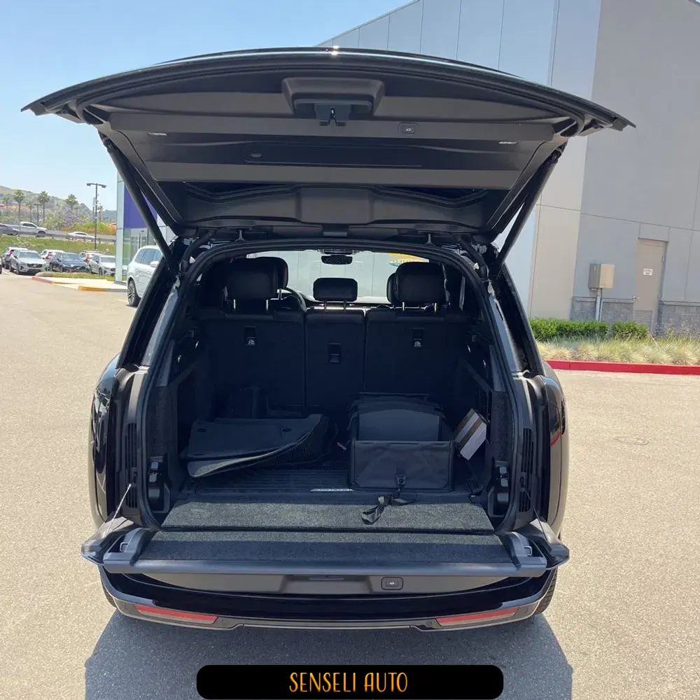 2023 Land Rover Range Rover P530 SE