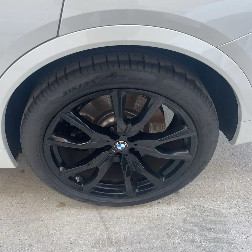 2025 BMW X7 M60i