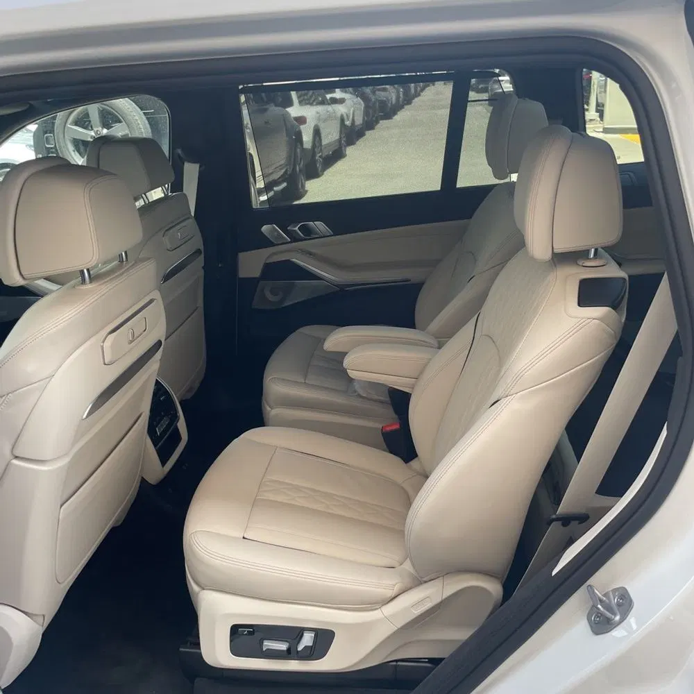 2025 BMW X7 M60i