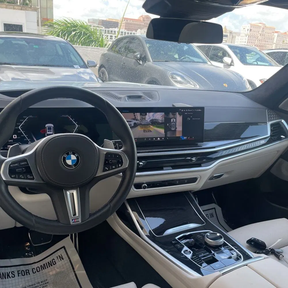 2025 BMW X7 M60i