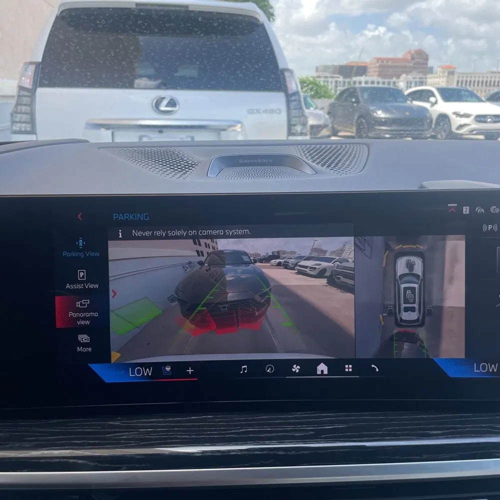 2025 BMW X7 M60i