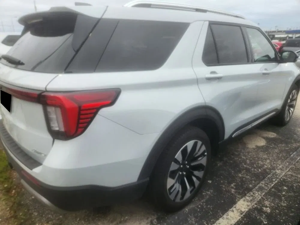2025 Ford Explorer Platinum