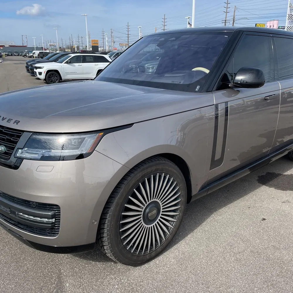 2023 Land Rover Range Rover P400 SE LWB