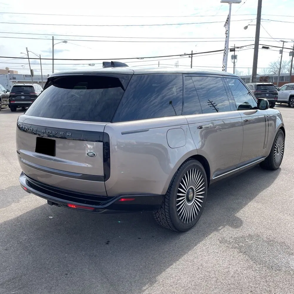 2023 Land Rover Range Rover P400 SE LWB