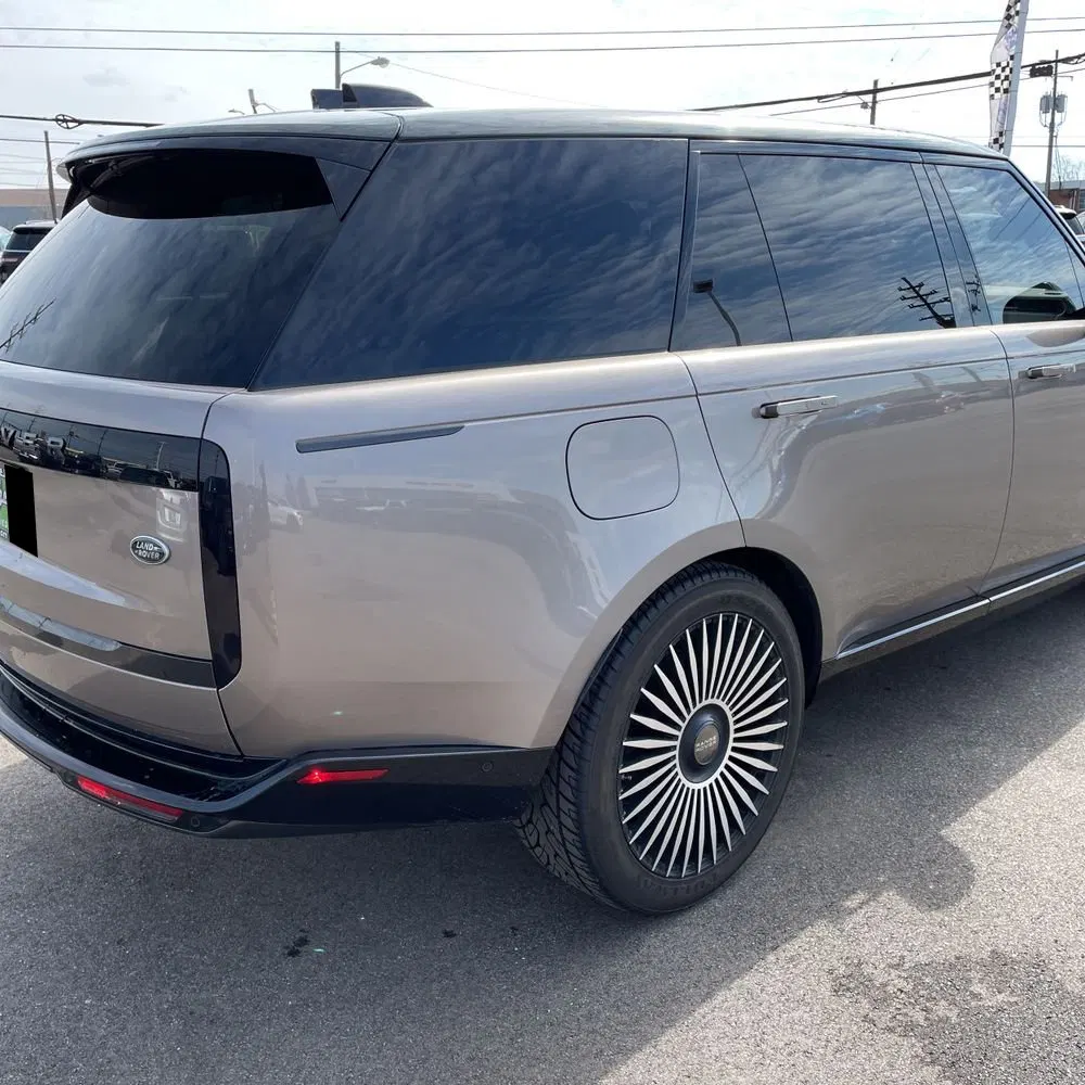 2023 Land Rover Range Rover P400 SE LWB