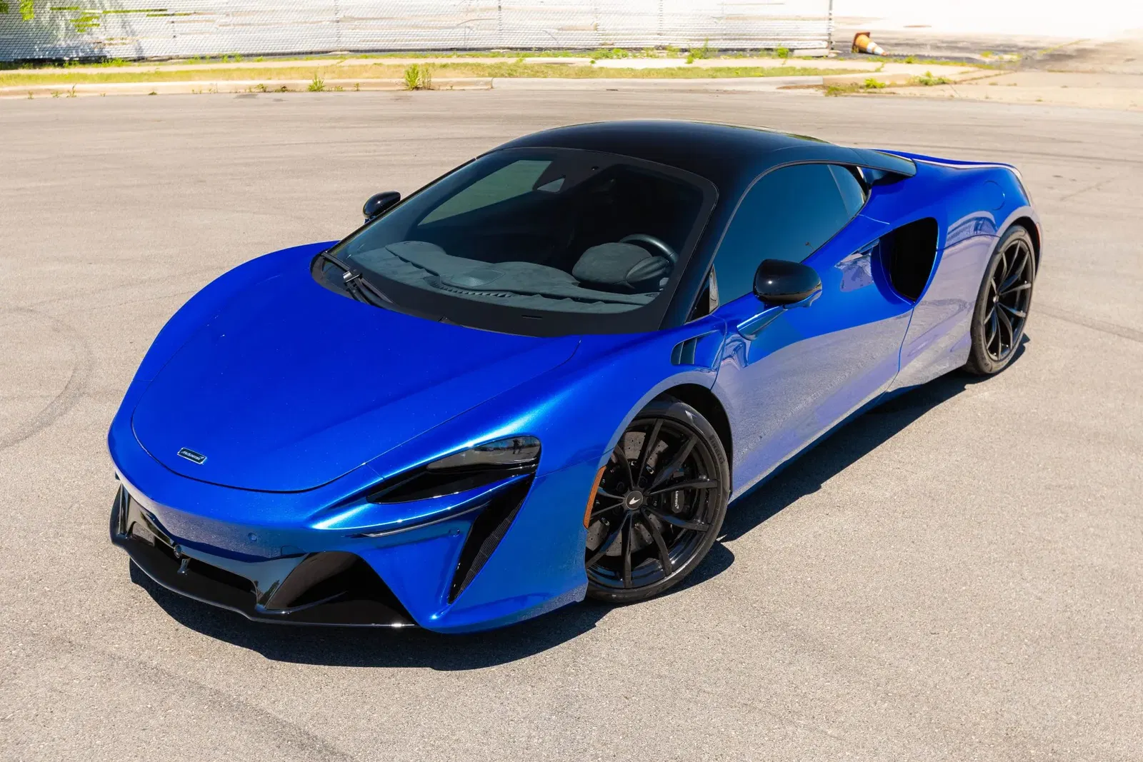 2023 McLaren Artura