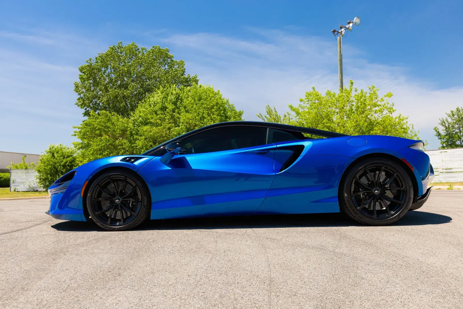 2023 McLaren Artura