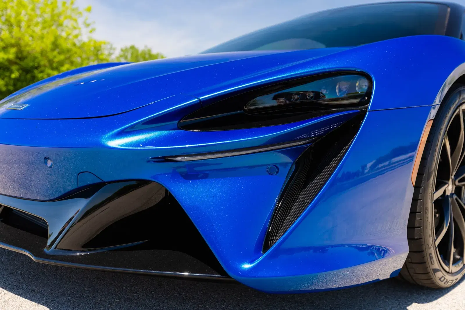 2023 McLaren Artura
