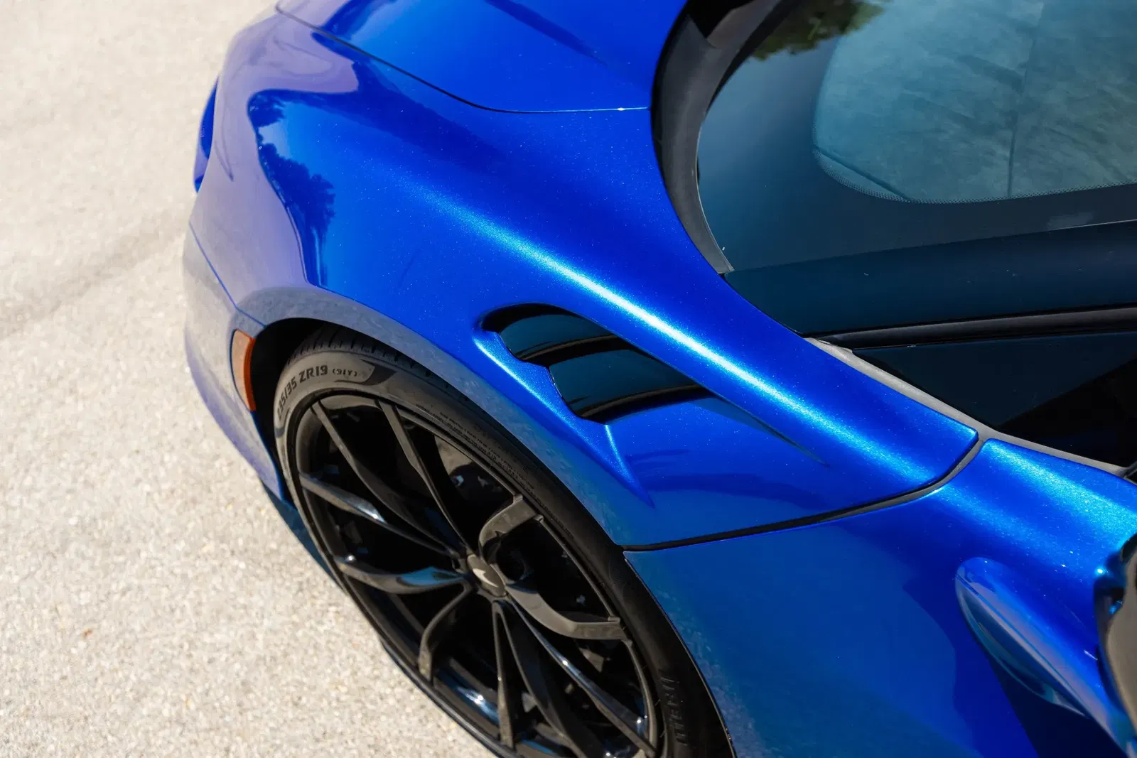 2023 McLaren Artura