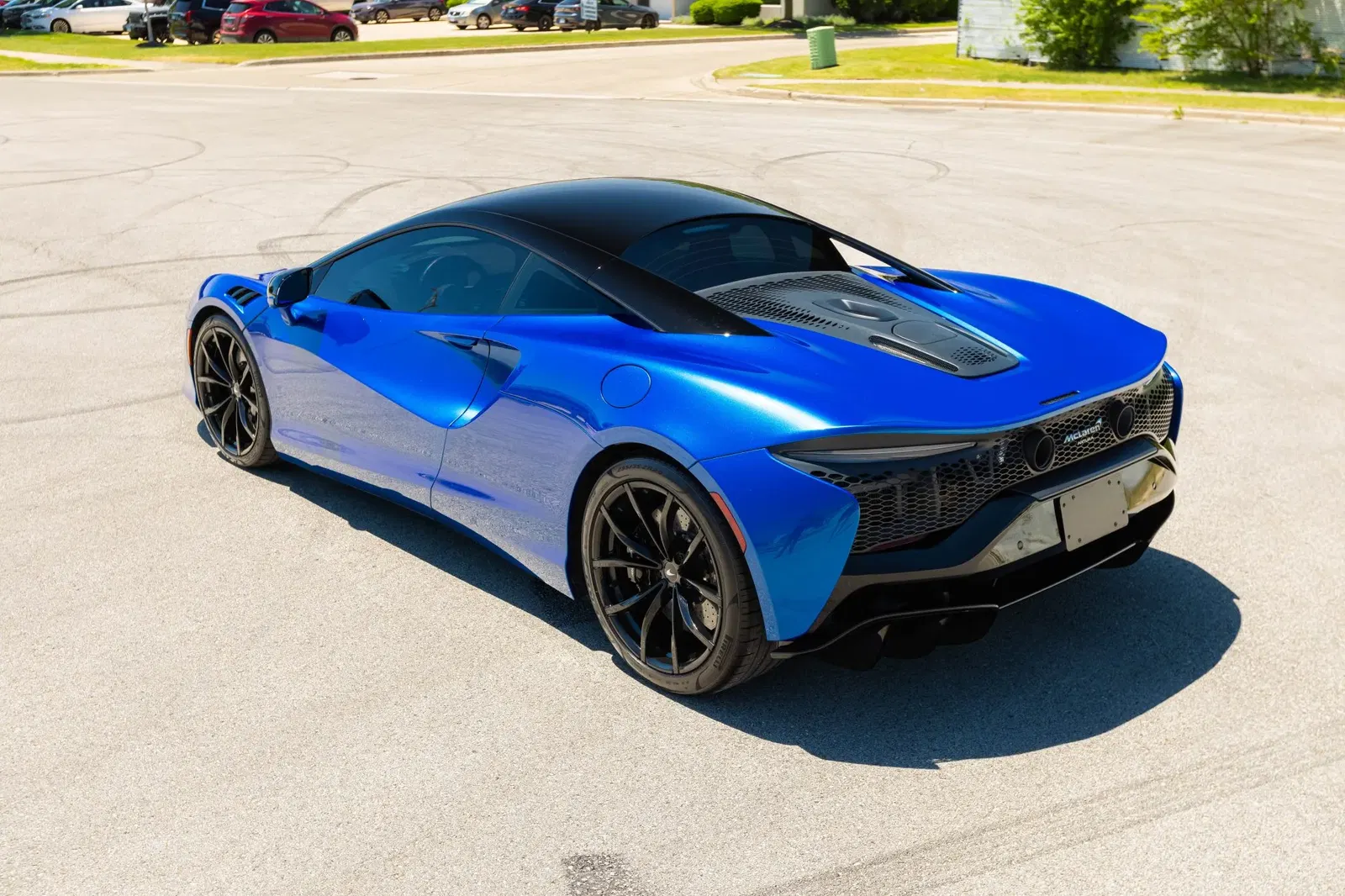 2023 McLaren Artura