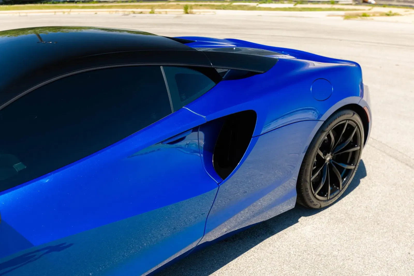 2023 McLaren Artura