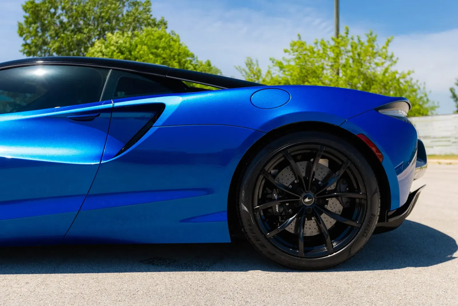 2023 McLaren Artura
