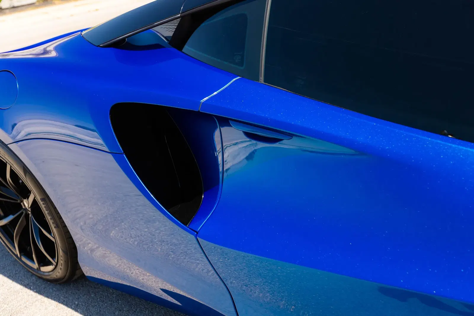 2023 McLaren Artura